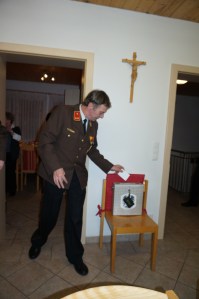 Neuwahl des Schriftführers - KDT-STV OBI Hubert Greinecker beim abgeben seiner Stimme